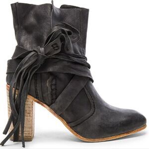 Free People Whimsigoth Dark Academia Boho Glam Rock Western Bootie 37 / 7